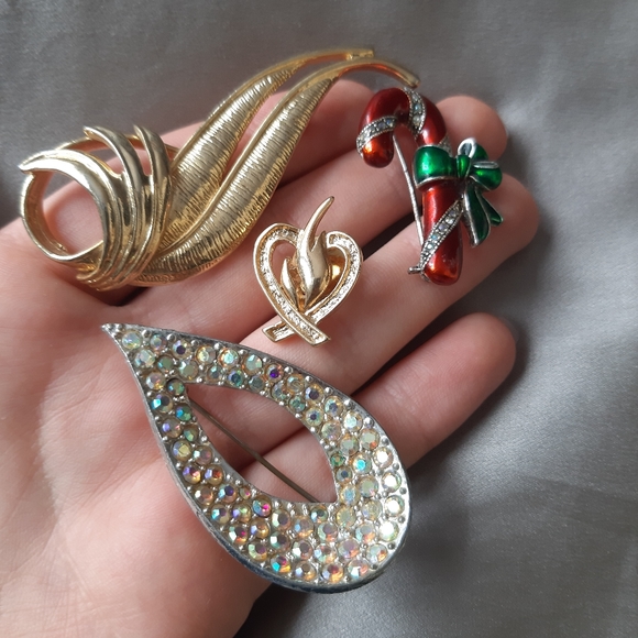 Set of 4 pins, brooches - Picture 2 of 4